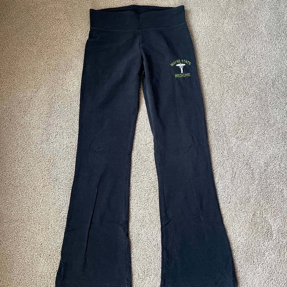 Bella Black Wayne State Medicine Flare Leggings Size M
